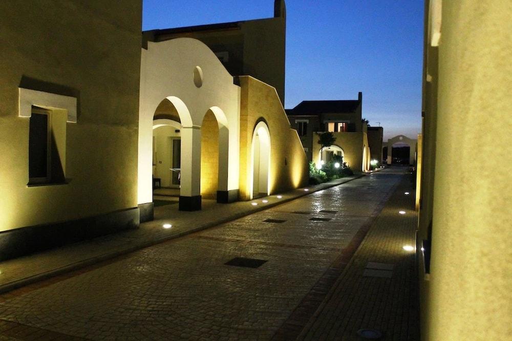 Le Residenze Archimede Aparthotel Syracuse Luaran gambar
